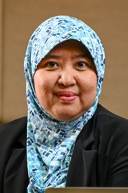 Dr. Indria Wahyuni